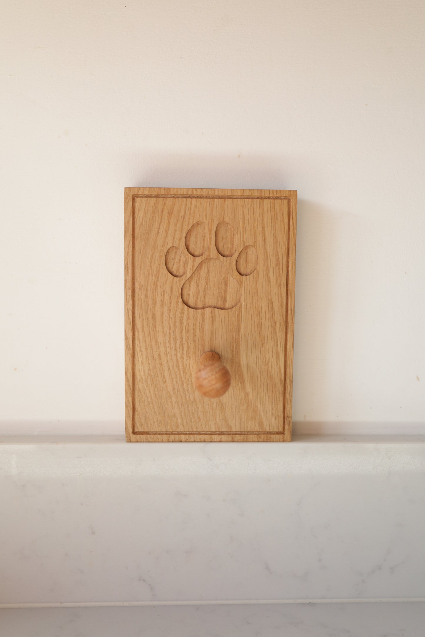 Oak Paw Print Lead Hook