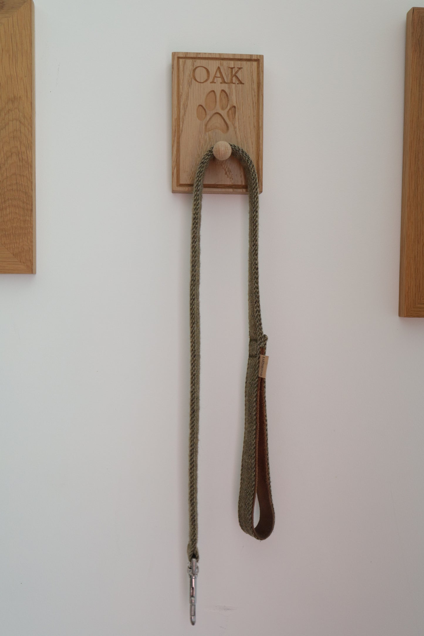 Oak Paw Print Lead Hook