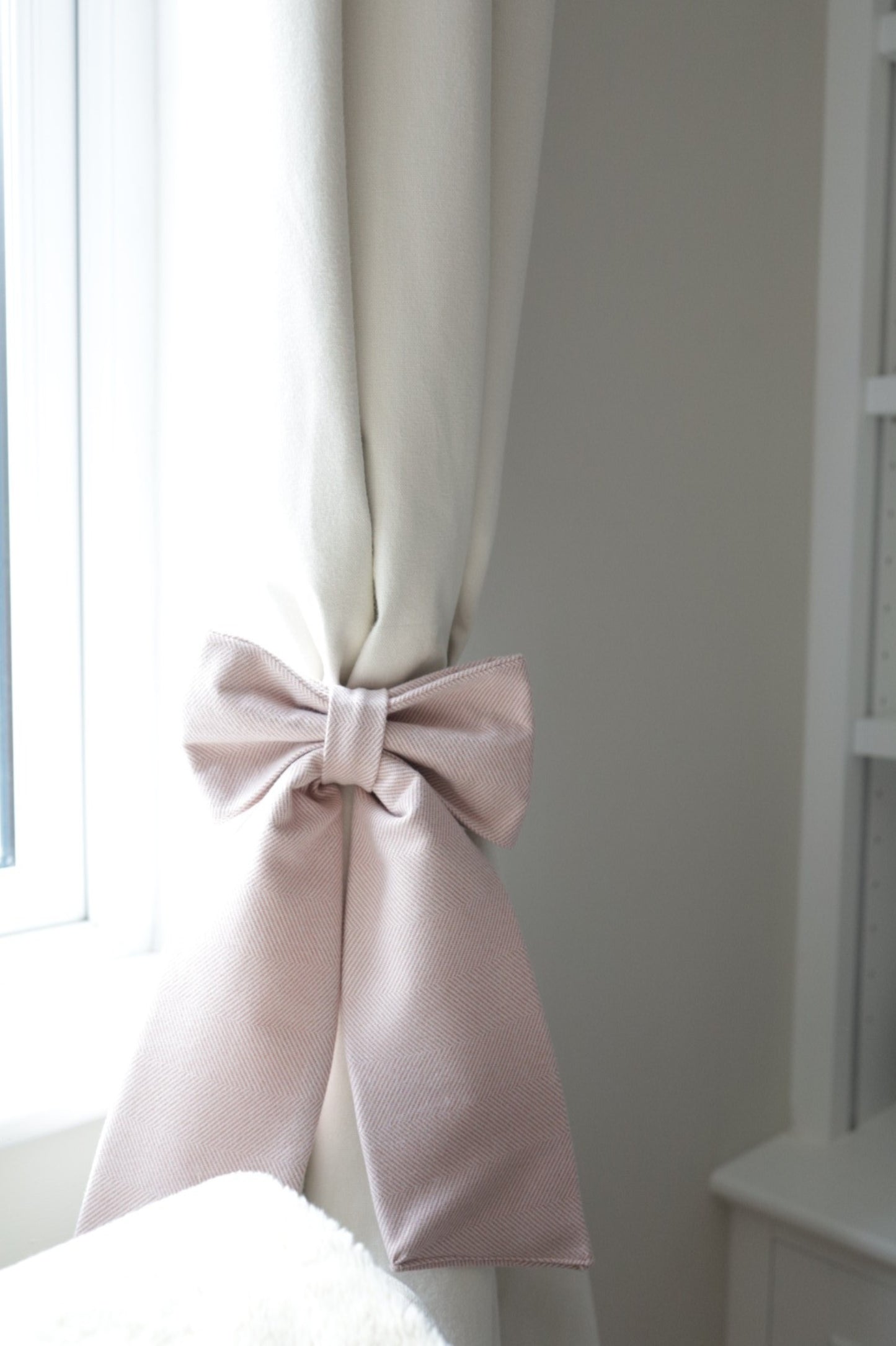 Soft Herringbone Decorative Bow - Rose